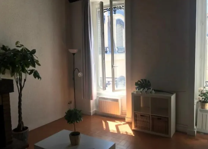 Calm Lyon Studio 4 People Jacobins-Bellecour